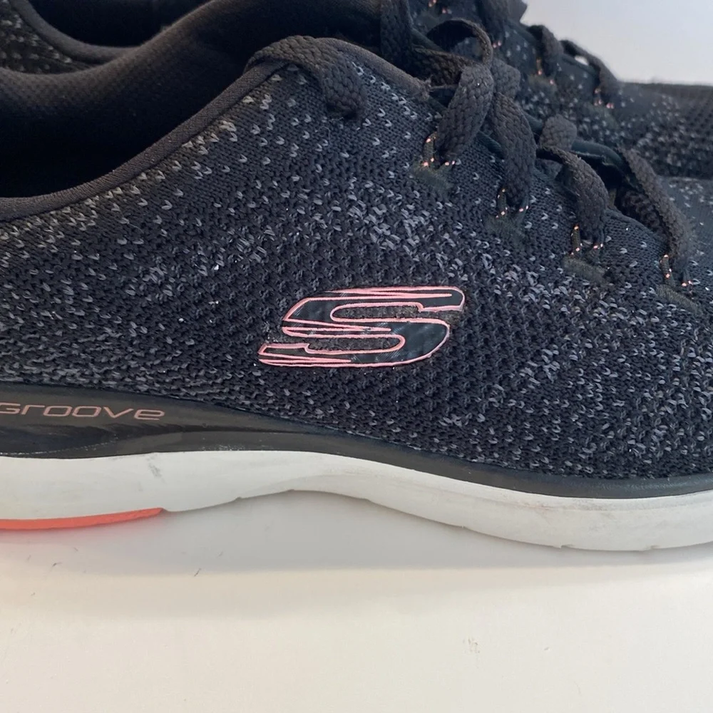 Skechers Ultra Groove Women’s Athletic Shoes LaceUp Lowtop, Size:10 light weight - Picture 3 of 11